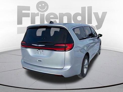 New 2026 Chrysler Pacifica Select AWD/4WD image 5