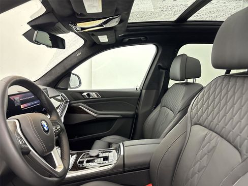 Used 2024 BMW X5 xDrive40i w/ Premium Package image 24