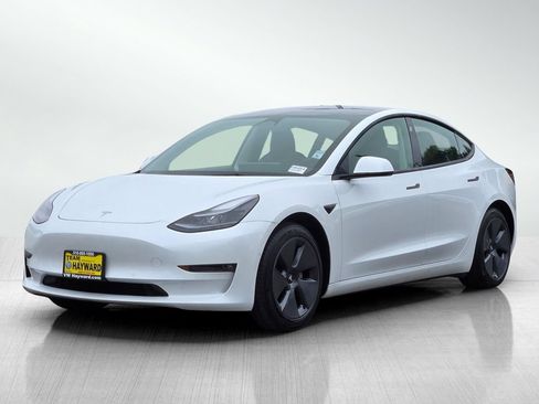Used 2022 Tesla Model 3 Long Range AWD/4WD image 9