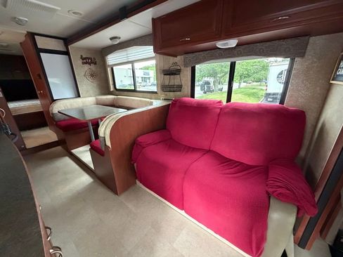 Used 2014 Ford E-450 and Econoline 450 Super Duty w/ Motorhome Prep Package RWD image 34