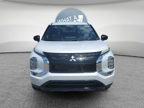 New 2026 Mitsubishi Outlander LE AWD/4WD image 9