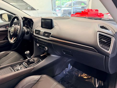 Used 2018 MAZDA MAZDA3 Grand Touring w/ Premium Equipment Package FWD image 24