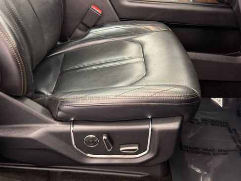 Used 2019 Ford Expedition Platinum AWD/4WD image 14