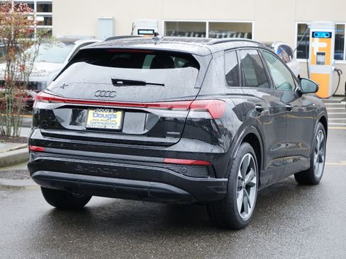 Used 2024 Audi Q4 e-tron Premium Plus w/ Premium Plus image 5