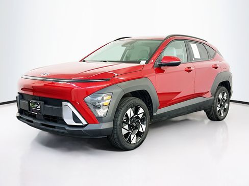 Used 2024 Hyundai Kona SEL image 3