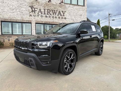 Used 2026 Jeep Cherokee Overland w/ Trailer Tow Group AWD/4WD image 2
