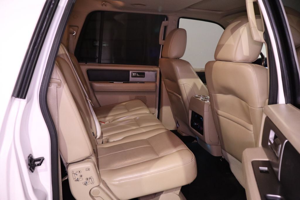 Used 2017 Ford Expedition EL Limited w/ Equipment Group 301A AWD/4WD image 17