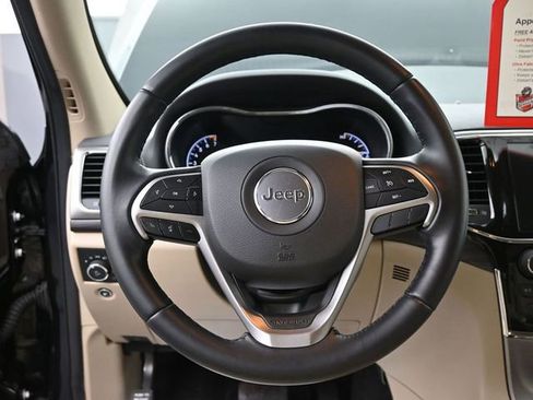 Used 2022 Jeep Grand Cherokee Laredo E AWD/4WD image 30