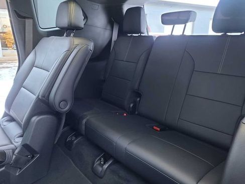 Used 2024 GMC Acadia Elevation image 24