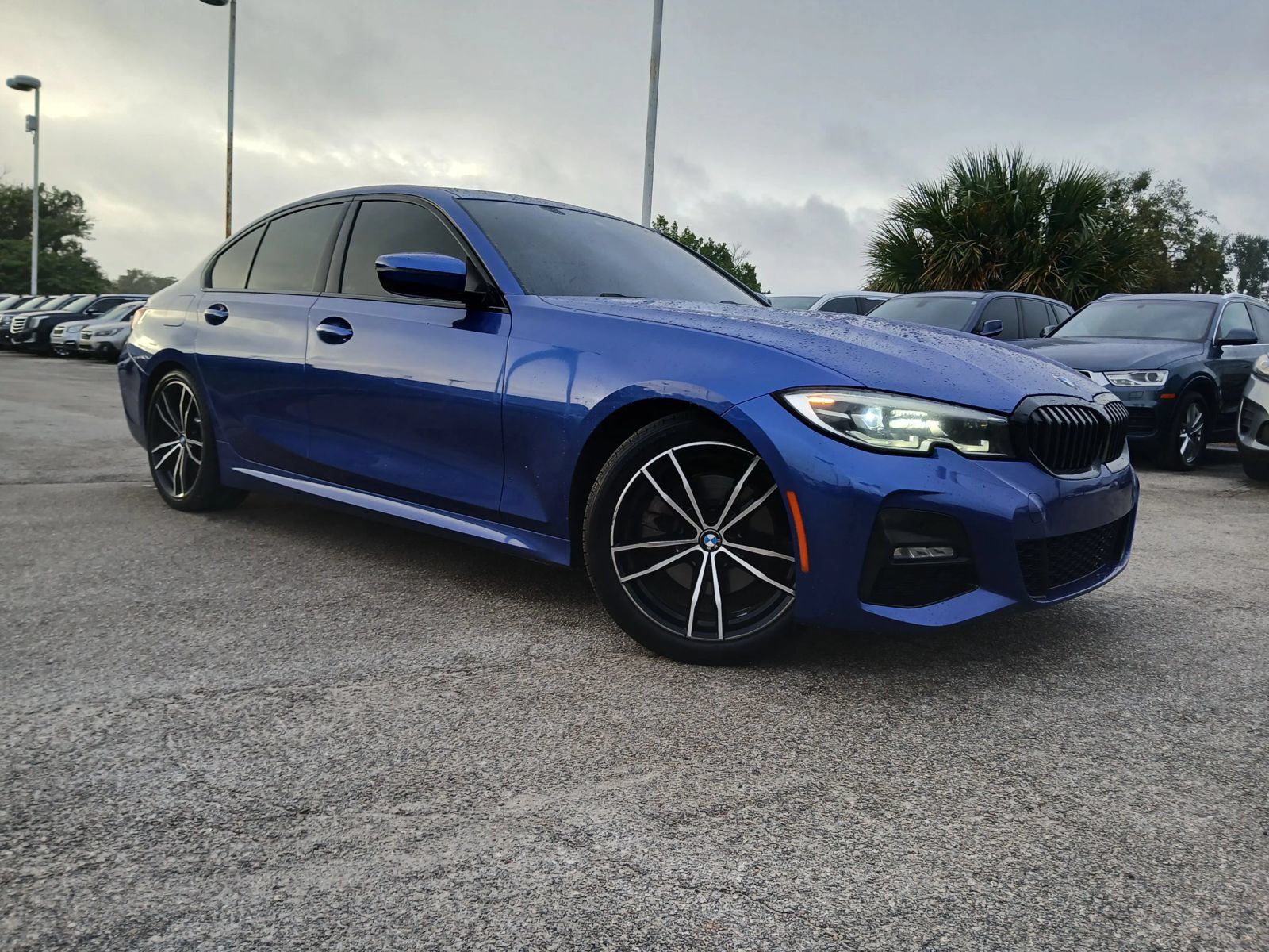 Used 2020 BMW 330i Sedan w/ M Sport Package RWD image 2