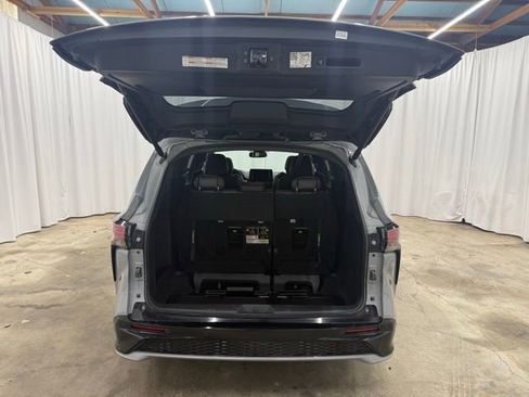Used 2024 Toyota Sienna XSE w/ XSE Plus Package image 24
