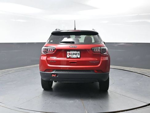Used 2025 Jeep Compass Trailhawk AWD/4WD image 13