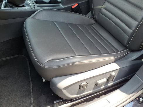 Used 2024 Volkswagen Jetta SE FWD image 19