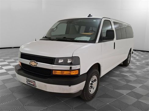 Used 2024 Chevrolet Express 3500 LT w/ LT Preferred Equipment Group image 7