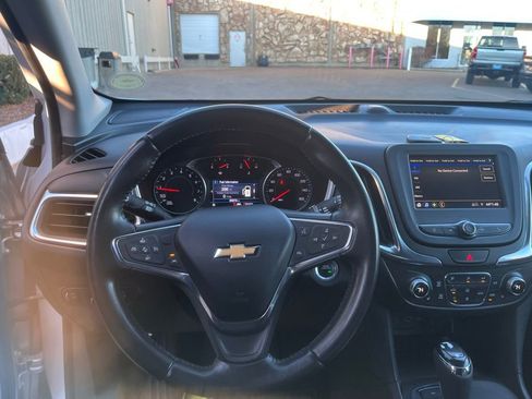 Used 2021 Chevrolet Equinox LT image 14