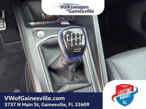 Used 2022 Volkswagen Golf R image 27