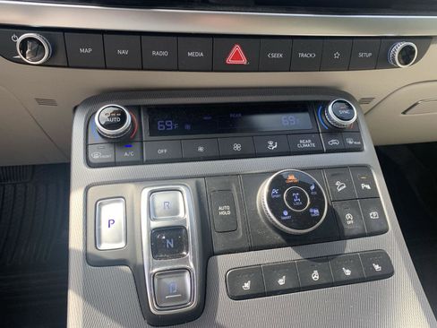 Used 2024 Hyundai Palisade Limited image 17