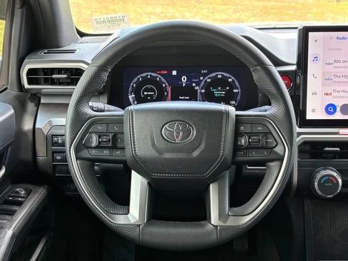 Certified 2024 Toyota Tacoma TRD Off-Road AWD/4WD image 15