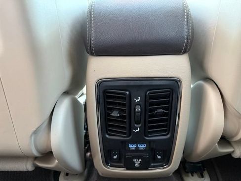 Used 2020 Jeep Grand Cherokee Summit AWD/4WD image 44