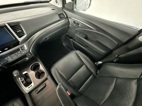 Used 2017 Honda Pilot EX-L image 11