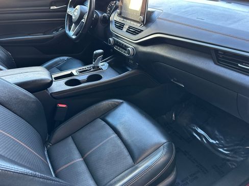 Used 2021 Nissan Altima 2.5 SR w/ SR Premium Package image 19