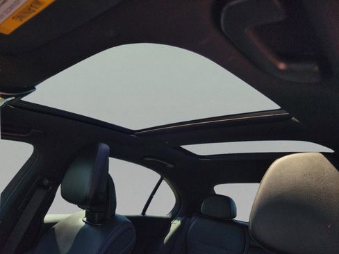 Used 2025 Mercedes-Benz C 300 Sedan image 29