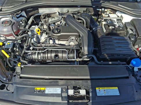 Used 2025 Volkswagen Jetta SE w/ Sunroof Package FWD image 29