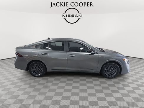 New 2026 Nissan Sentra SV w/ SV Convenience Package FWD image 4