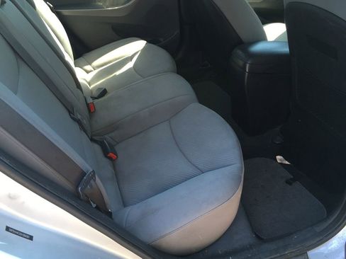 Used 2013 Hyundai Elantra GLS FWD image 8