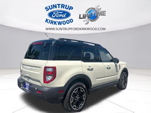 Used 2025 Ford Bronco Sport Outer Banks w/ Outer Banks Tech Package+ AWD/4WD image 6