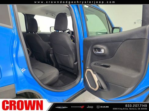 Used 2015 Jeep Renegade Latitude image 16