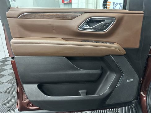 Used 2023 Chevrolet Suburban High Country image 18