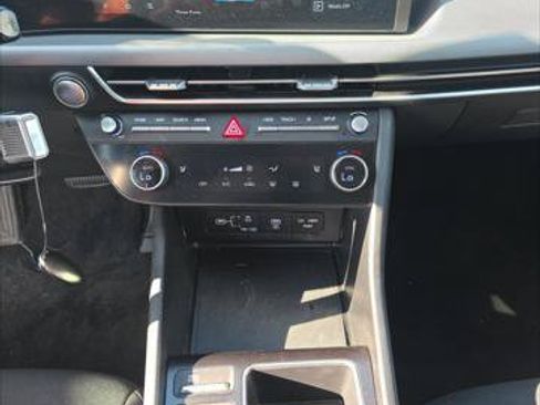 Used 2025 Hyundai Sonata SEL FWD image 17