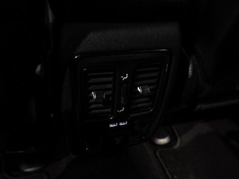 Used 2020 Jeep Grand Cherokee Limited image 41