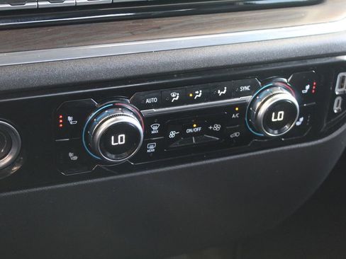 Used 2024 GMC Sierra 1500 SLT AWD/4WD image 25