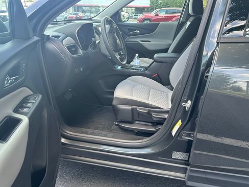 Used 2018 Chevrolet Equinox LS AWD/4WD image 10