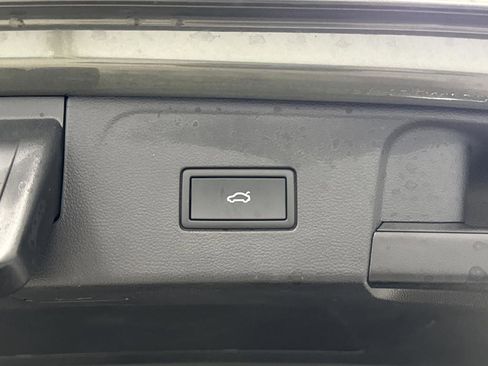 Used 2024 Volkswagen Atlas Peak Edition SE image 15