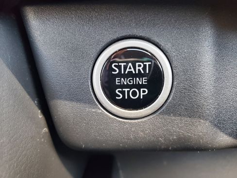 Used 2022 Nissan Rogue SV w/ SV Premium Package image 24