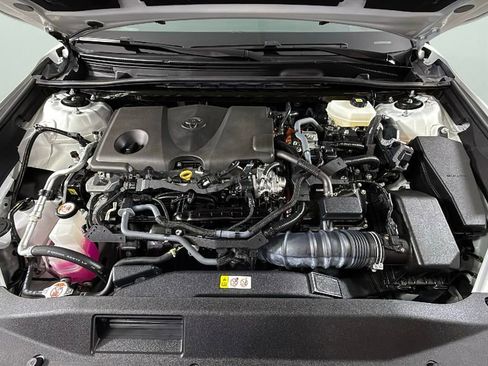 Used 2025 Toyota Camry SE w/ Convenience Package image 36