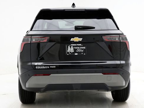 Used 2025 Chevrolet Equinox LT image 7