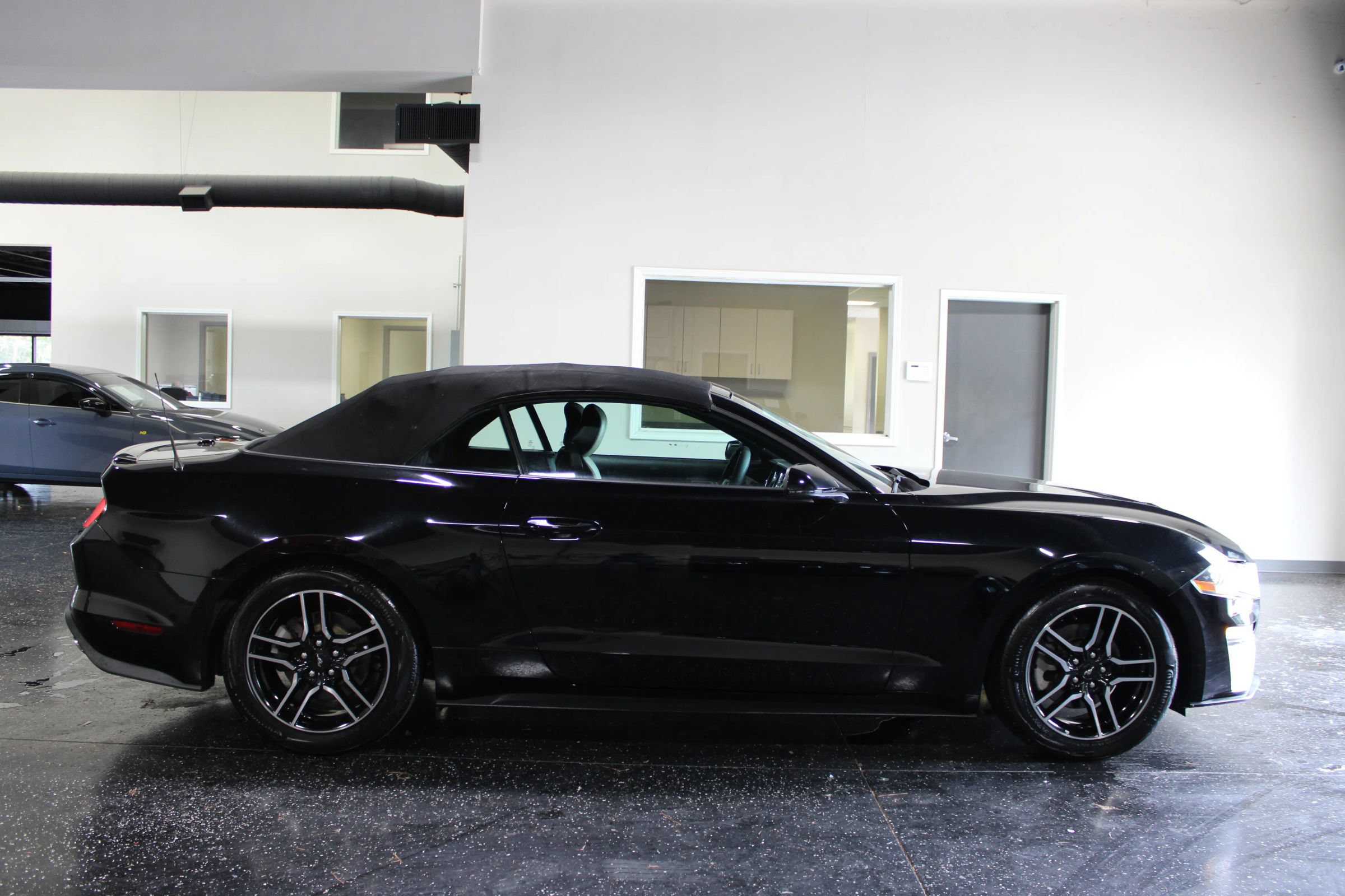 Used 2018 Ford Mustang Premium RWD image 2