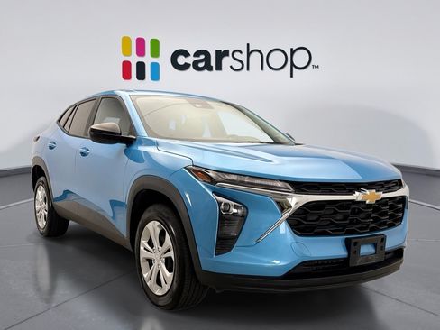 Used 2025 Chevrolet Trax LS w/ Driver Confidence Package FWD image 7