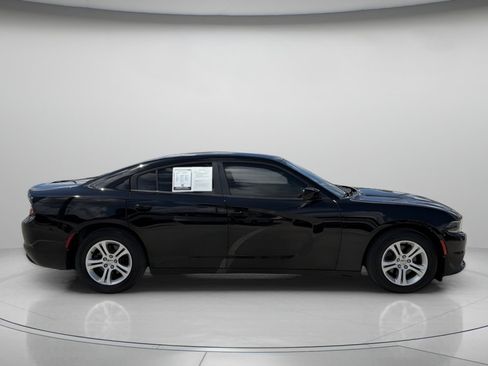 Used 2020 Dodge Charger SXT RWD image 2