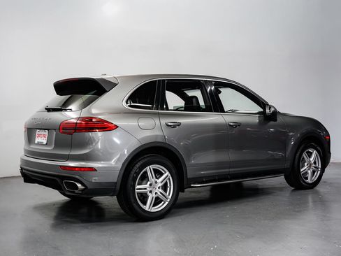 Used 2015 Porsche Cayenne Diesel AWD/4WD image 3