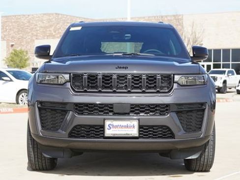 New 2026 Jeep Grand Cherokee Altitude RWD image 2