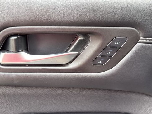 Used 2024 Nissan Pathfinder Platinum w/ Cargo Package image 15