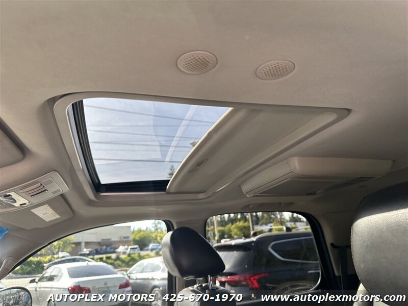 Used 2011 GMC Yukon Denali AWD/4WD image 23
