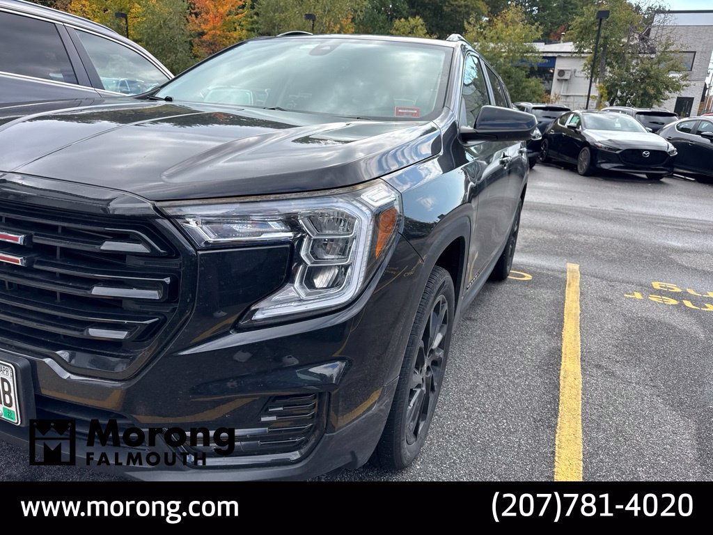 Used 2024 GMC Terrain SLE w/ Driver Convenience Package AWD/4WD image 3