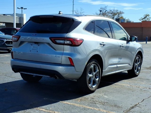 Used 2024 Ford Escape ST-Line w/ Tech Pack #1 AWD/4WD image 8