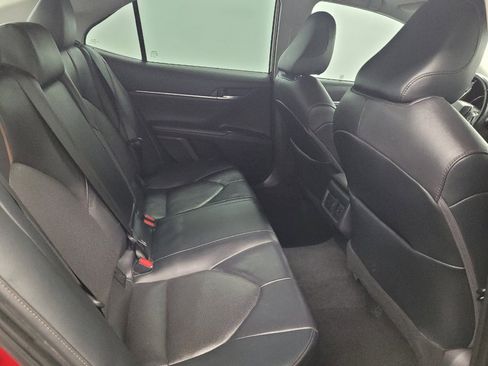 Used 2020 Toyota Camry XLE FWD image 19
